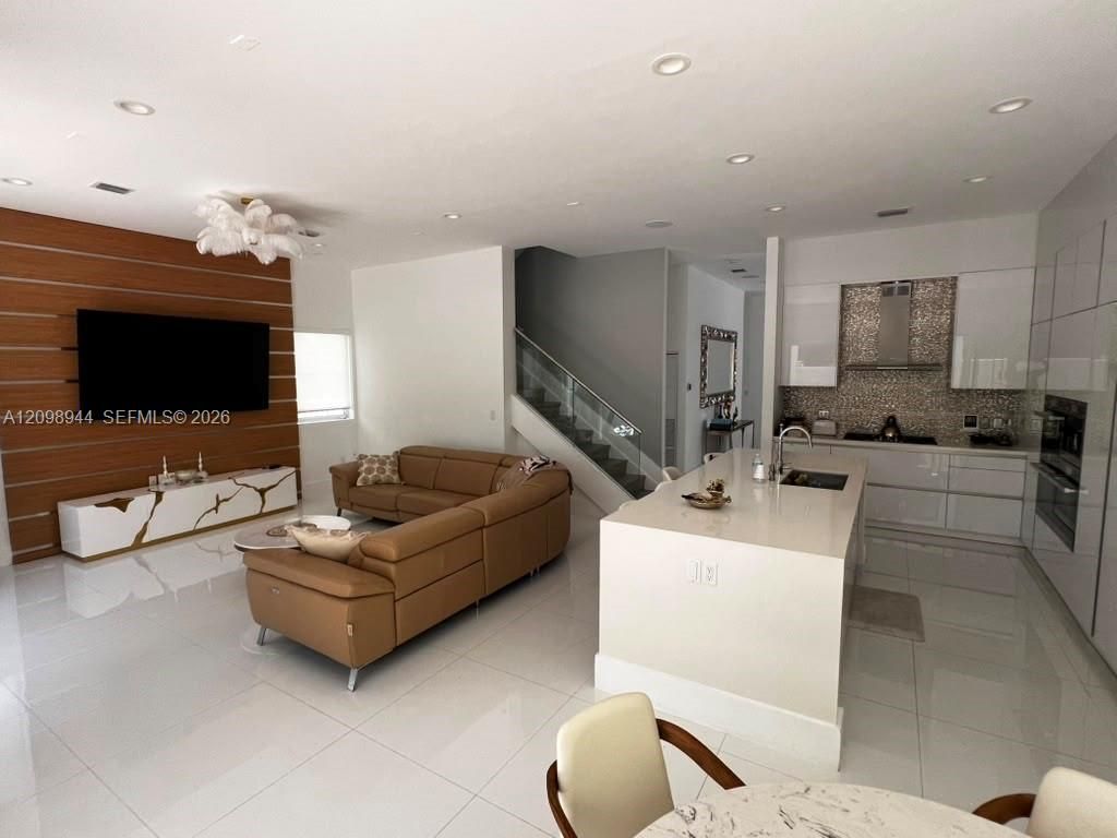 18975 Atlantic Blvd , Sunny Isles Beach, FL 33160 Photo