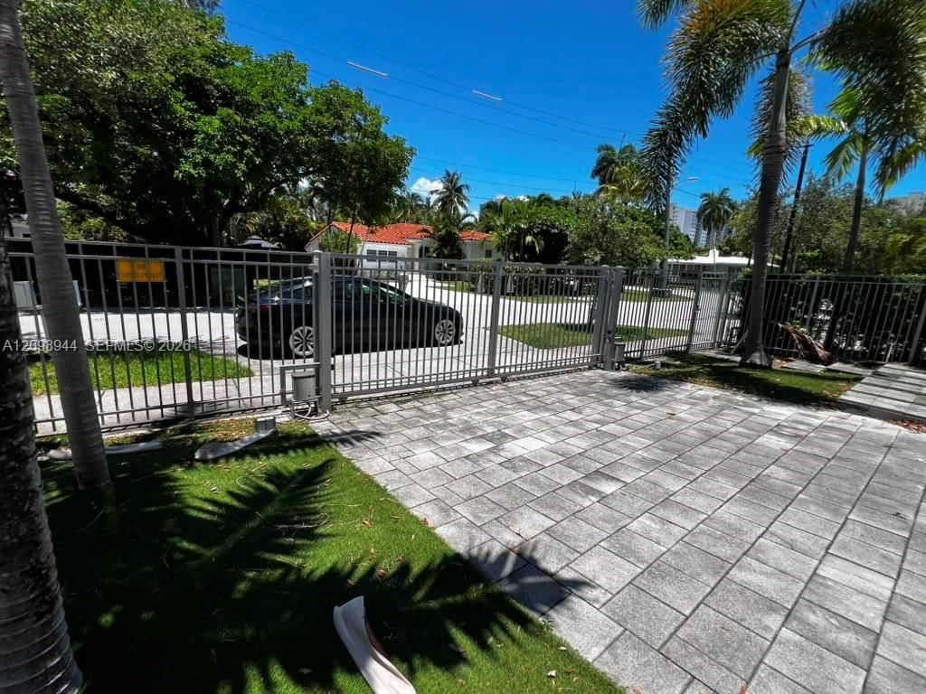 18975 Atlantic Blvd , Sunny Isles Beach, FL 33160 Photo