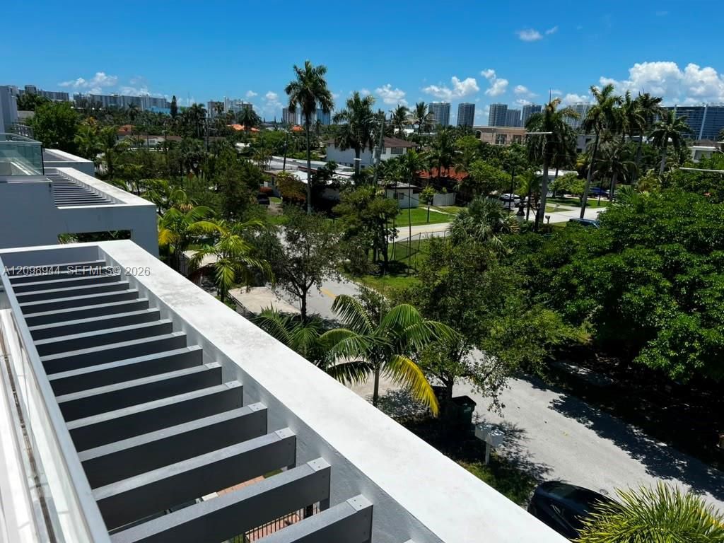 18975 Atlantic Blvd , Sunny Isles Beach, FL 33160 Photo