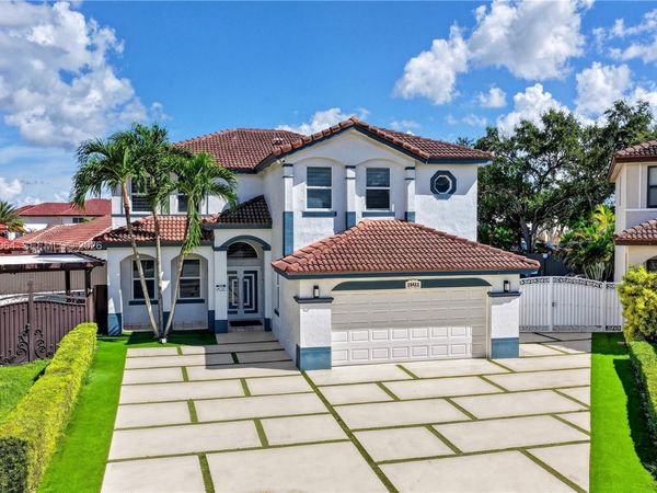 15411 SW 36th Ter, Miami, FL 33185