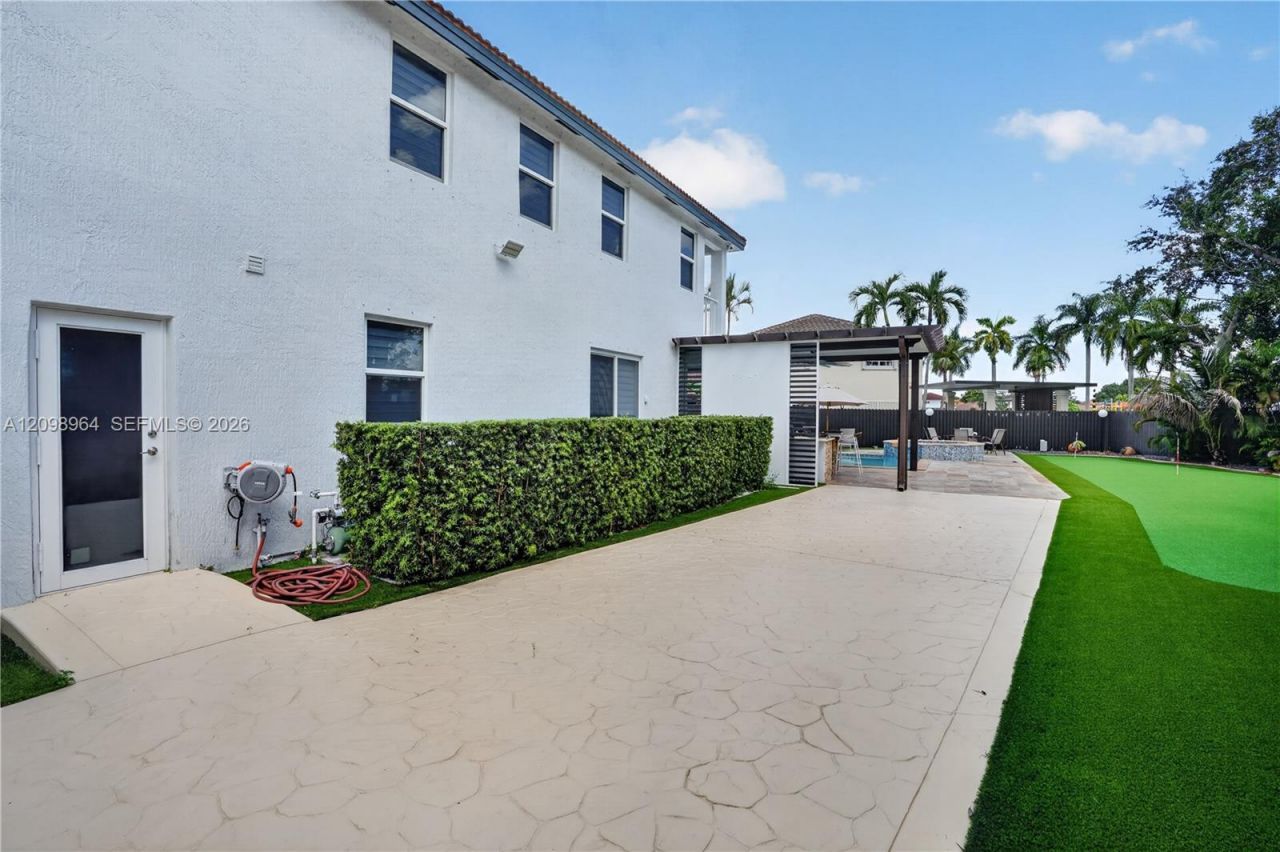 15411 SW 36th Ter, Miami, FL 33185 Photo