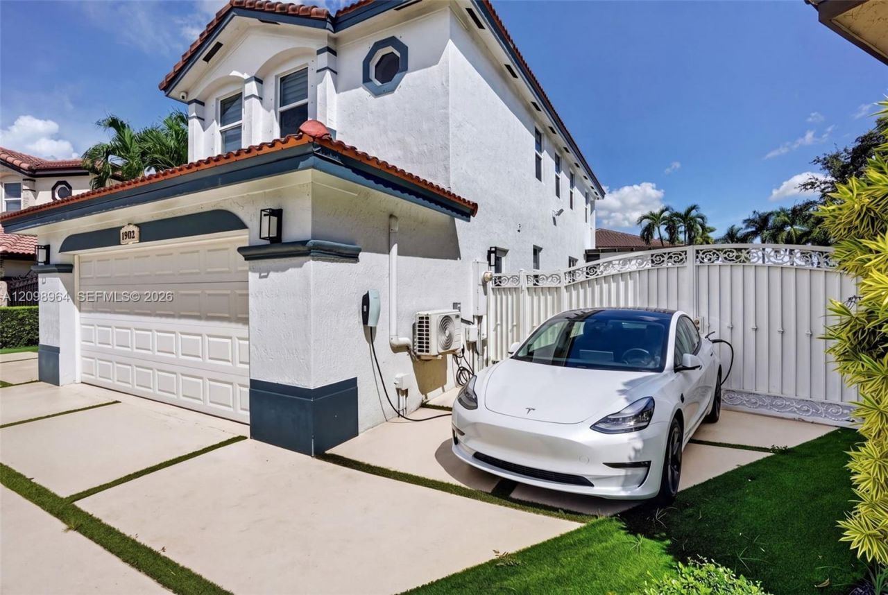 15411 SW 36th Ter, Miami, FL 33185 Photo