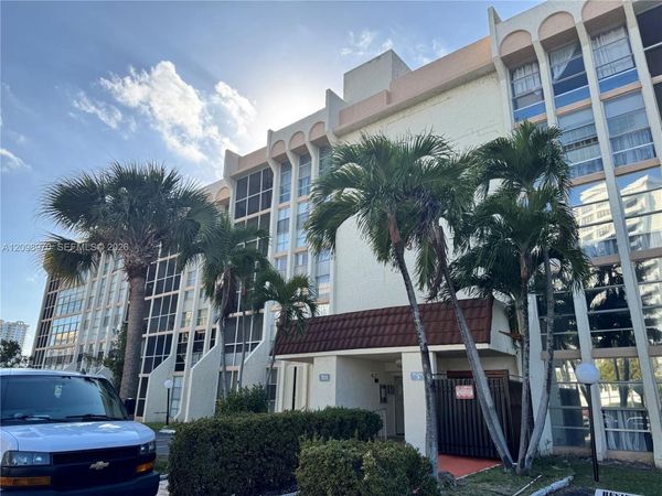 701 Three Islands Blvd , Unit 103, Hallandale Beach, FL 33009
