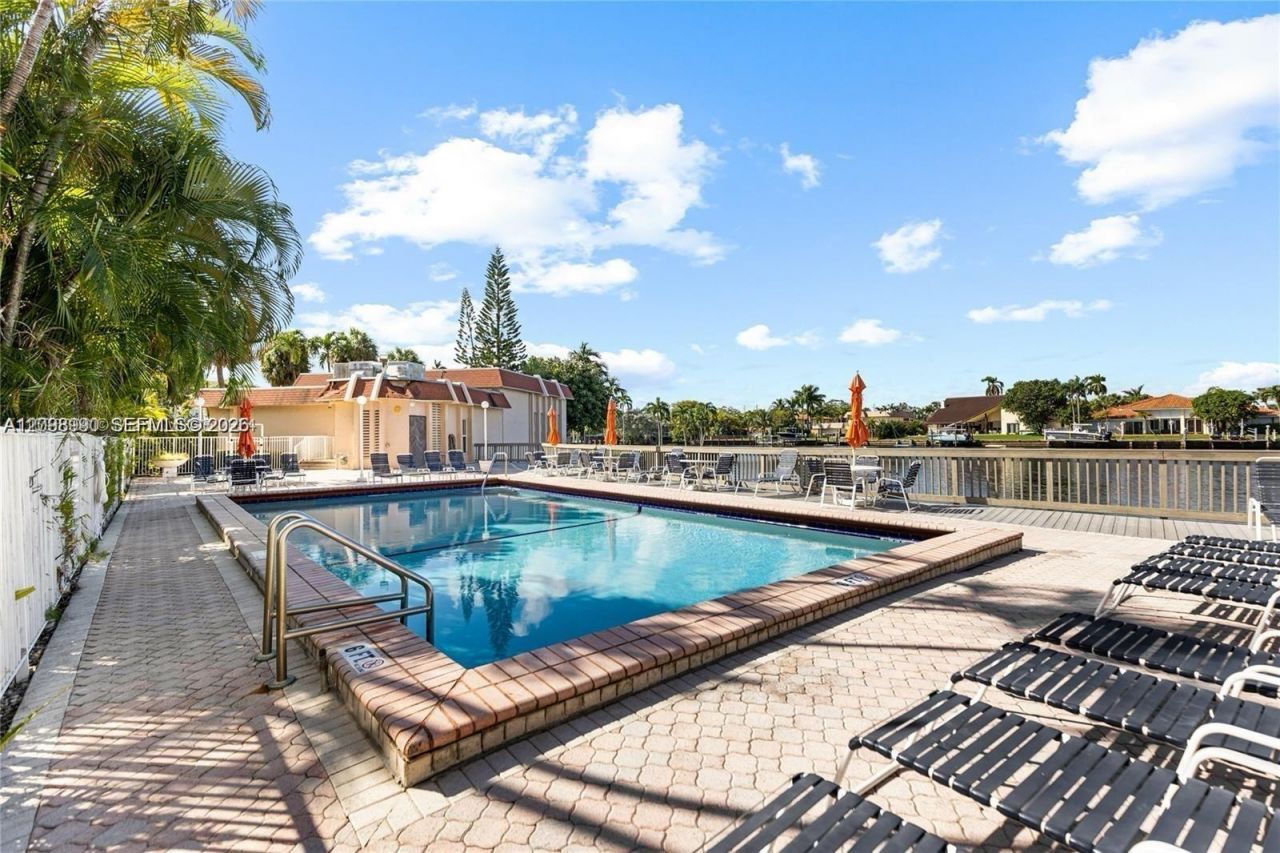 2101 Atlantic Shores Blvd, Unit 408, Hallandale Beach, FL 33009 Photo