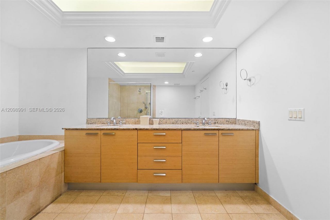 1800 S Ocean Dr , Unit 3805, Hallandale Beach, FL 33009 Photo