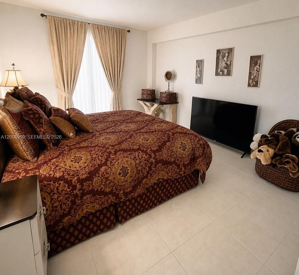 201 180th Dr , Unit 202, Sunny Isles Beach, FL 33160 Photo