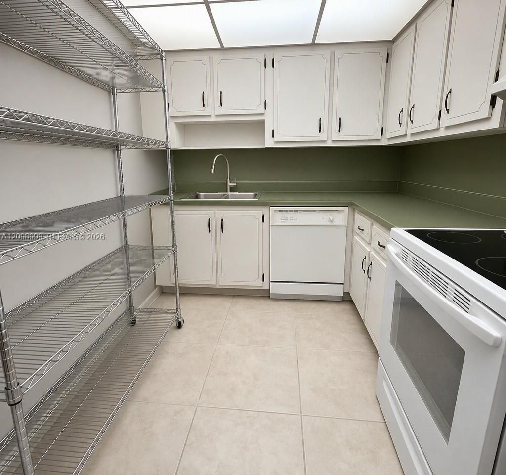 201 180th Dr , Unit 202, Sunny Isles Beach, FL 33160 Photo