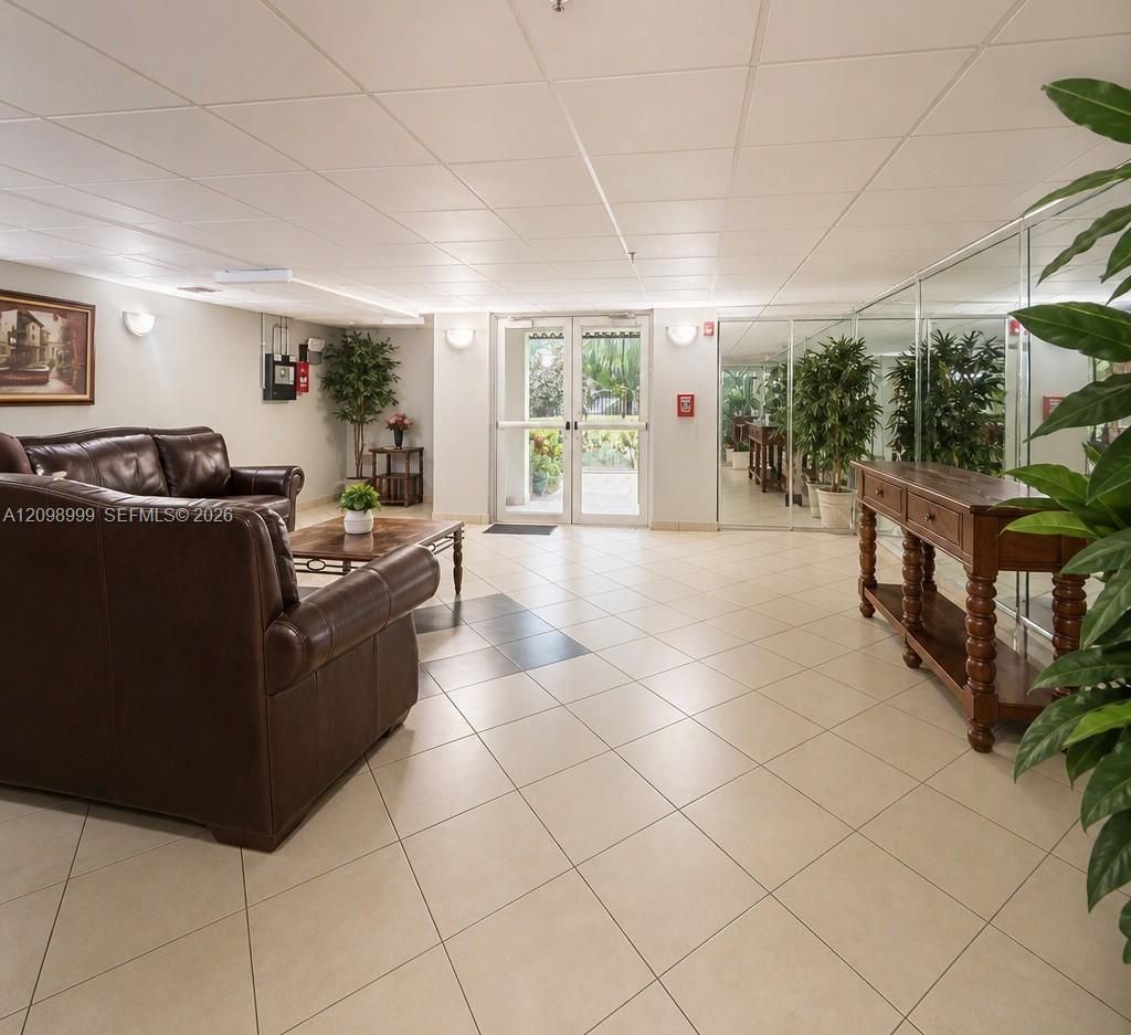 201 180th Dr , Unit 202, Sunny Isles Beach, FL 33160 Photo
