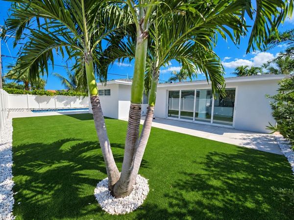 1046 SE 22nd Ave , Pompano Beach, FL 33062
