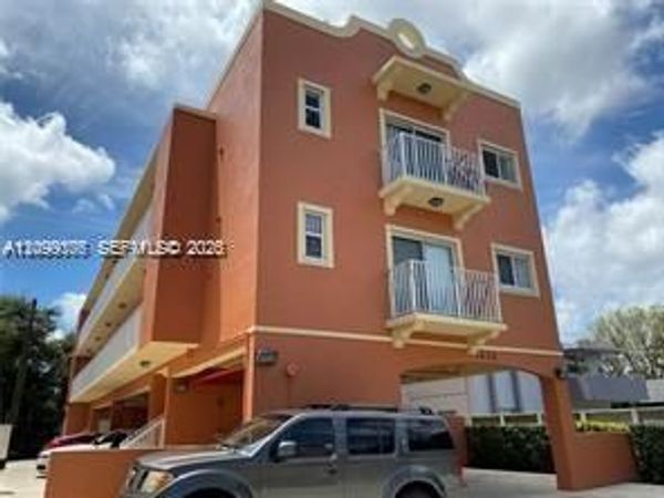 1638 SW 3rd St , Unit 302, Miami, FL 33135
