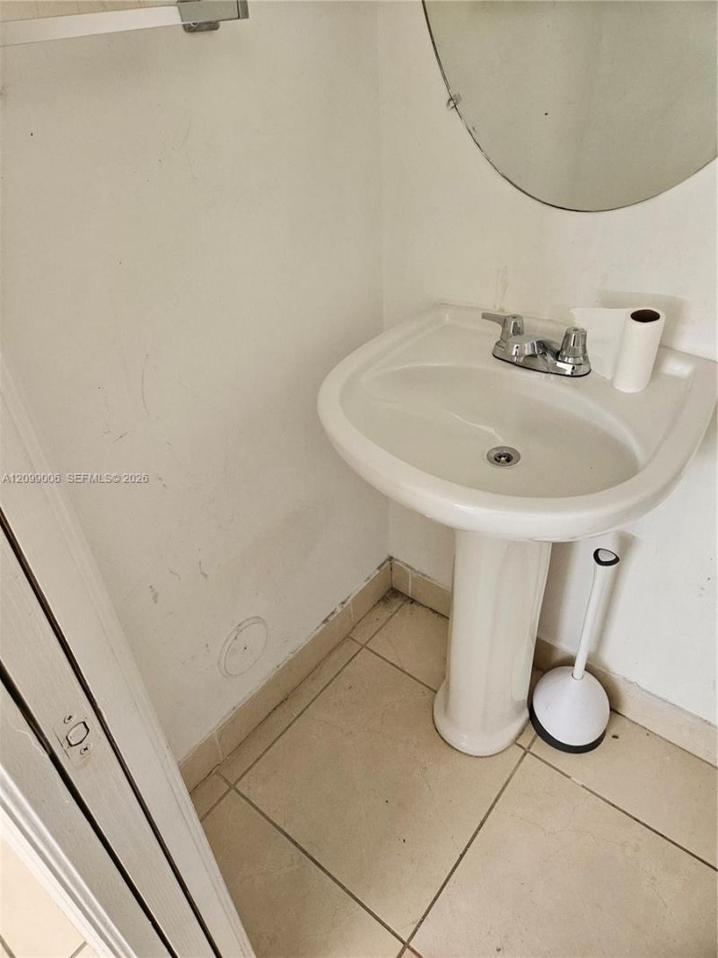 1638 SW 3rd St , Unit 302, Miami, FL 33135 Photo