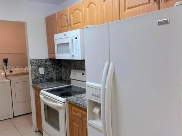 2870 NW 55th Ave , Unit 2B, Lauderhill, FL 33313