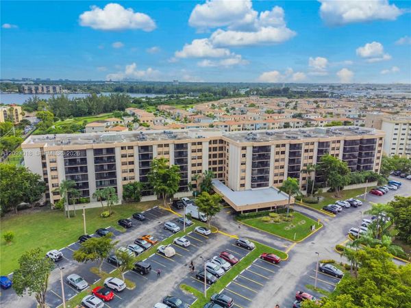 900 NE 195th St , Unit 710, Miami, FL 33179
