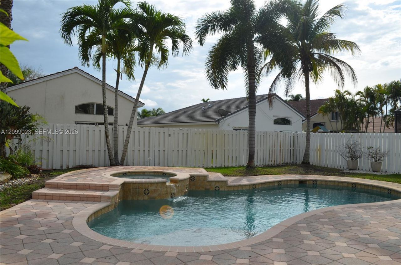 18808 NW 24th Pl , Pembroke Pines, FL 33029 Photo