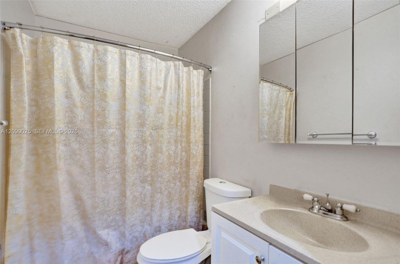 7212 Woodmont Ave , Tamarac, FL 33321 Photo