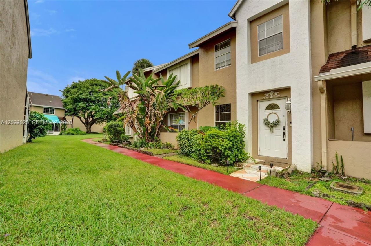 7212 Woodmont Ave , Tamarac, FL 33321 Photo
