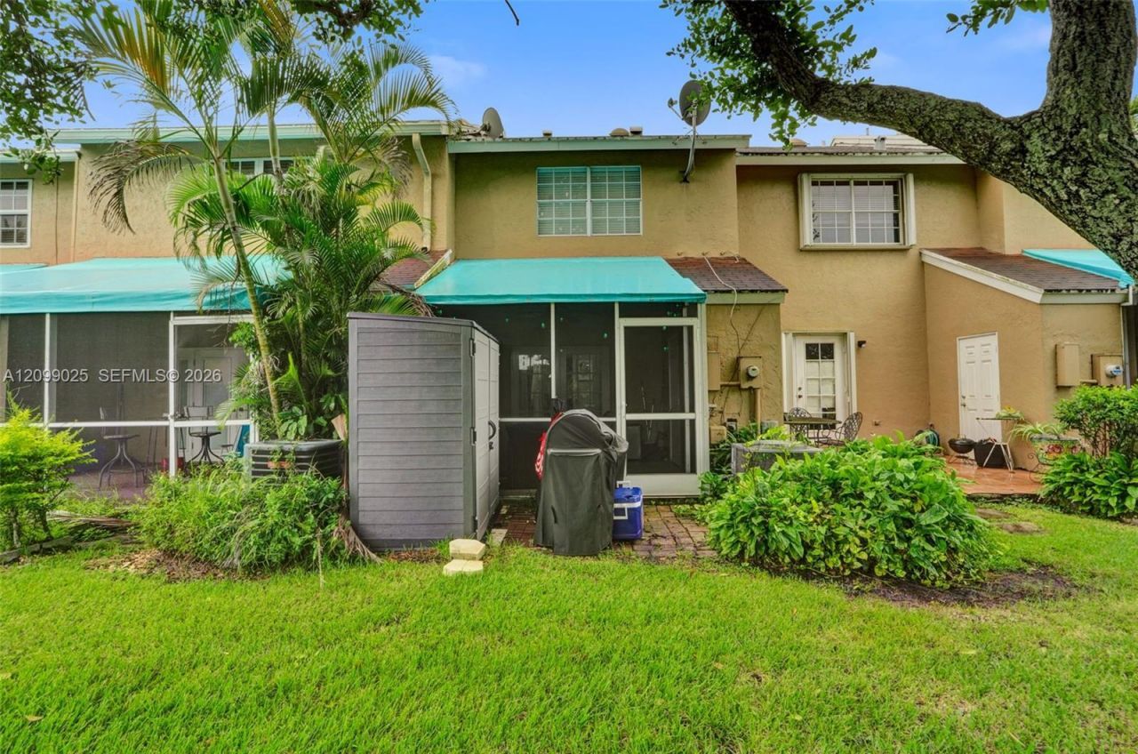 7212 Woodmont Ave , Tamarac, FL 33321 Photo