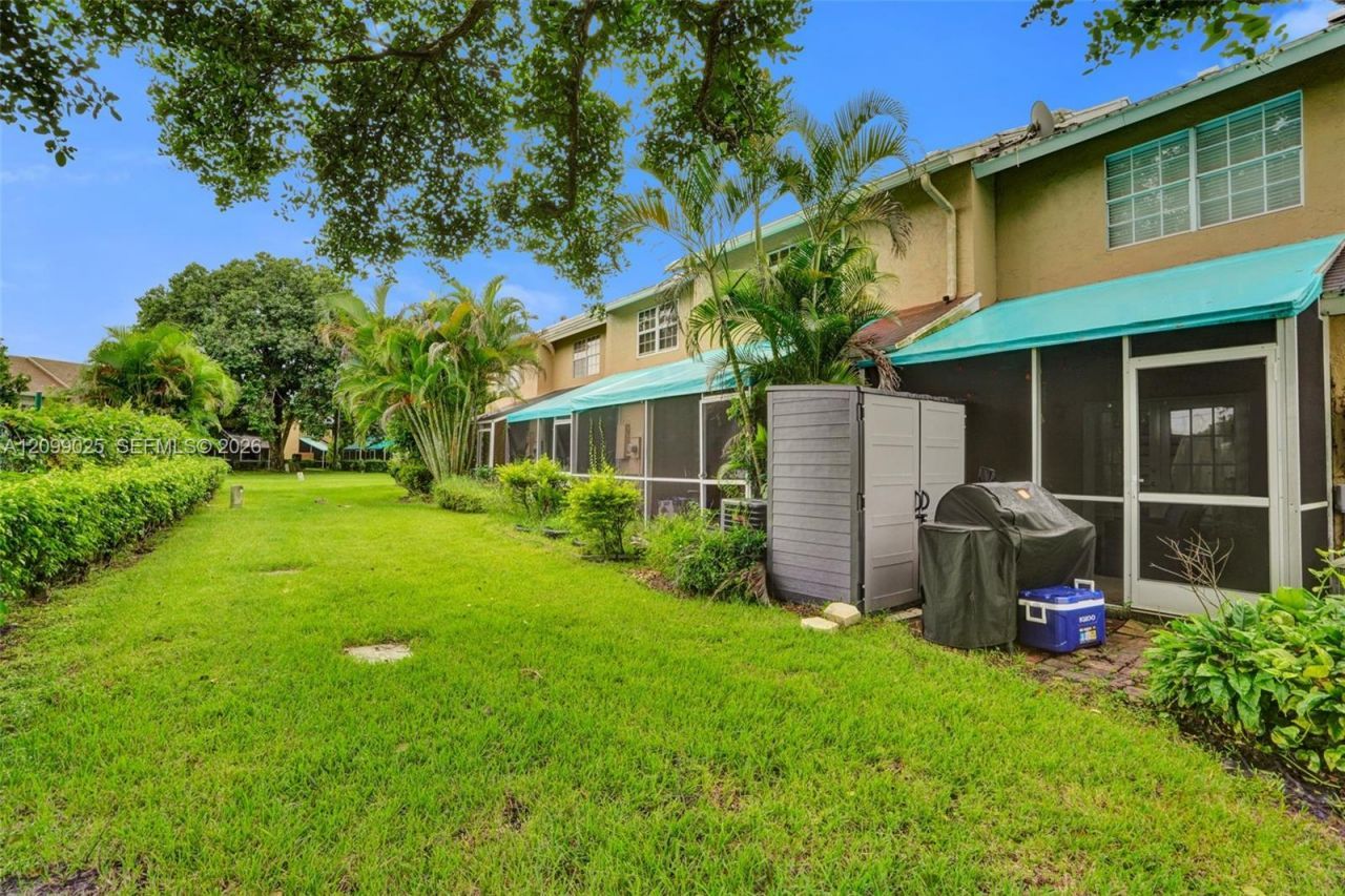 7212 Woodmont Ave, Tamarac, FL 33321 Photo