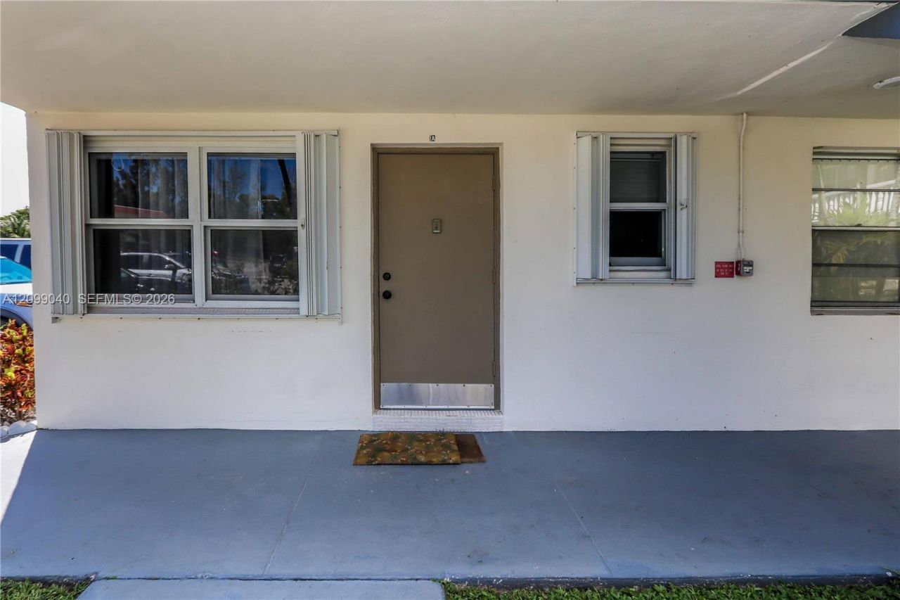 1550 N 12th Ct , Unit 1A, Hollywood, FL 33019 Photo