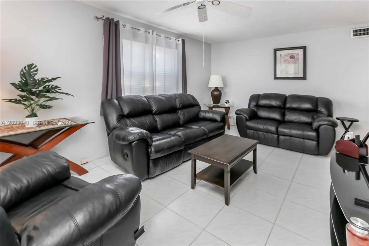 1550 N 12th Ct , Unit 1A, Hollywood, FL 33019 Photo