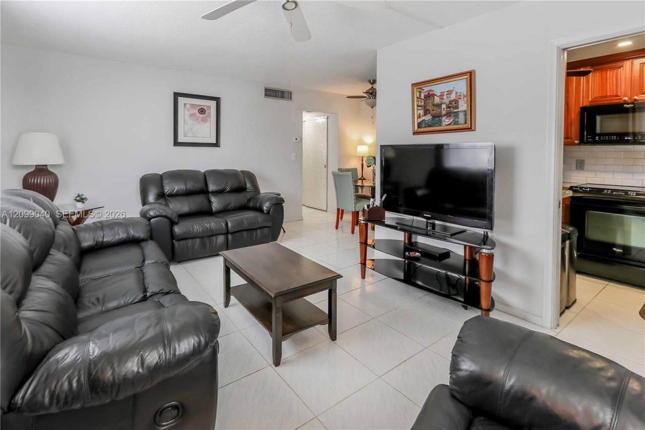 1550 N 12th Ct , Unit 1A, Hollywood, FL 33019 Photo