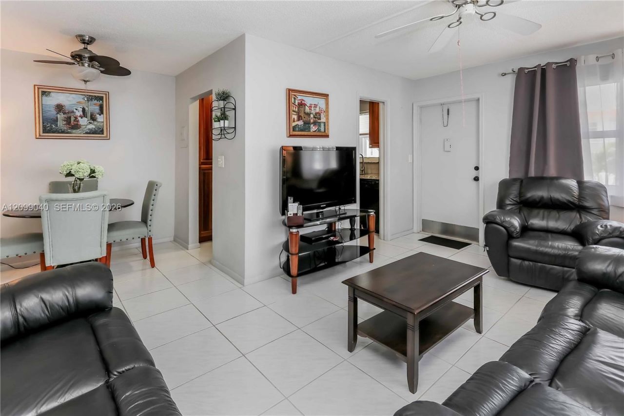 1550 N 12th Ct , Unit 1A, Hollywood, FL 33019 Photo