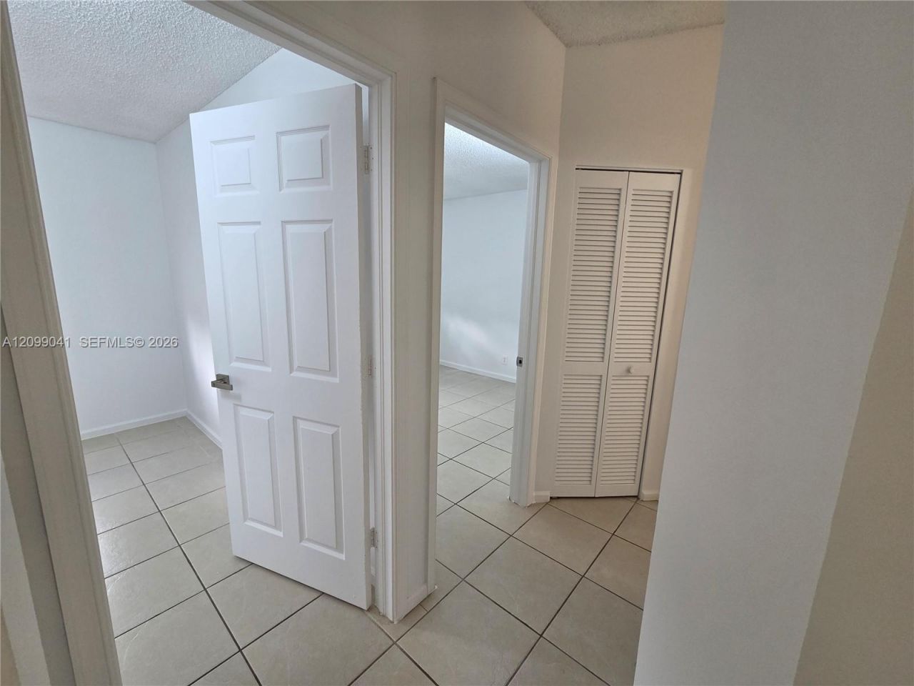 16 Via De Casas Sur , Unit 201, Boynton Beach, FL 33426 Photo