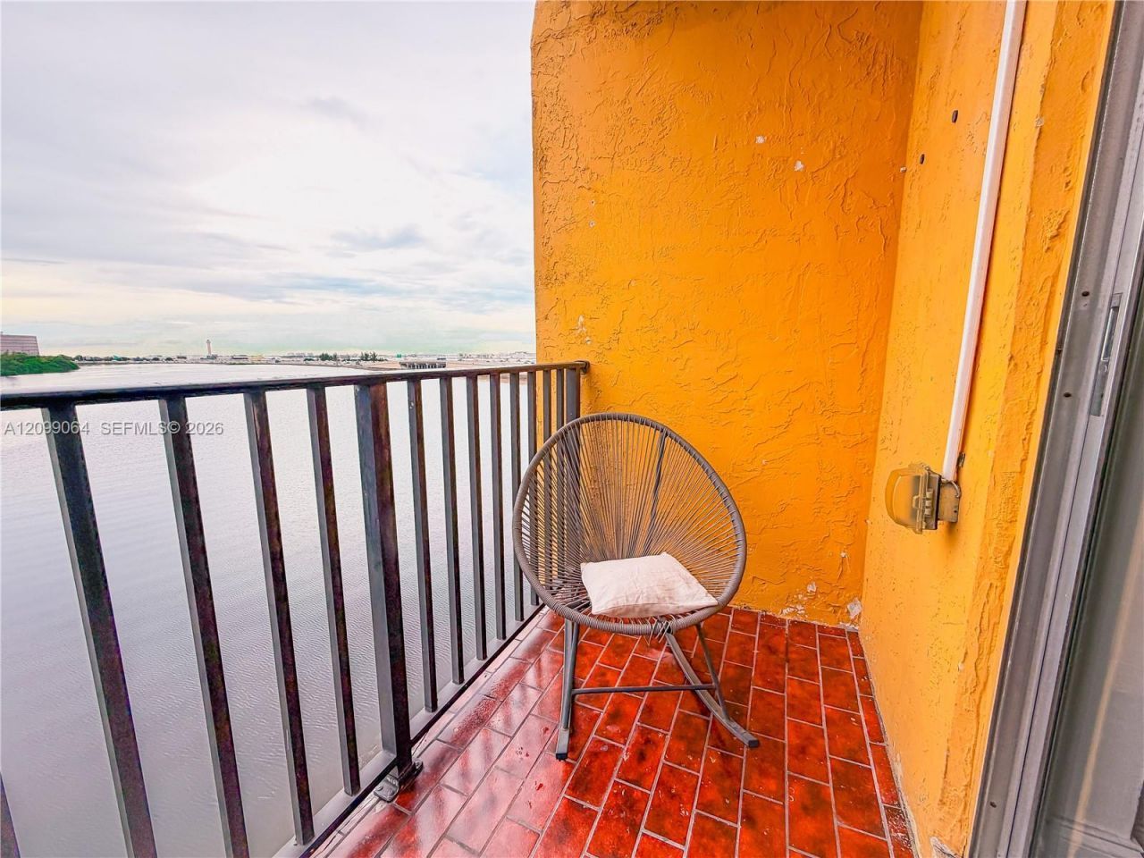 4705 NW 7th St , Unit 408-7, Miami, FL 33126 Photo