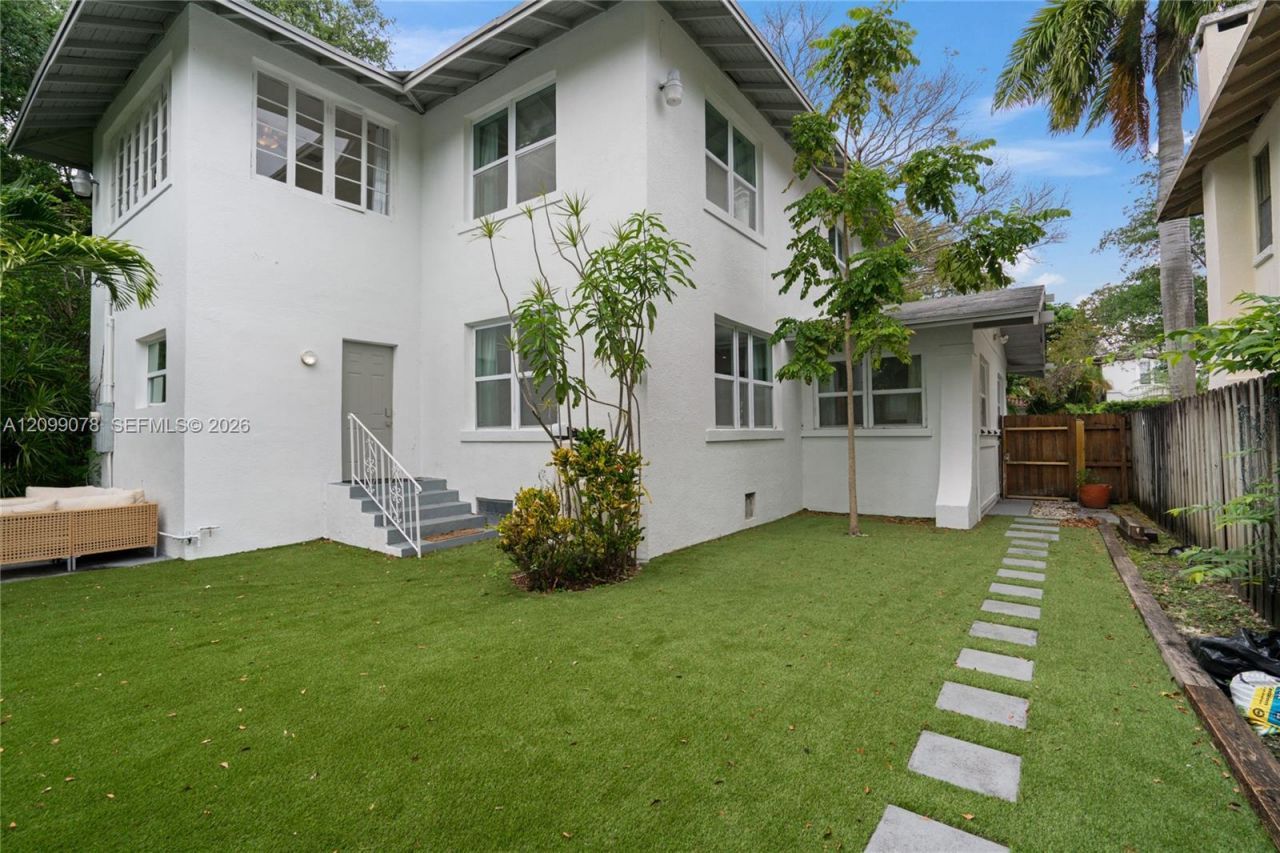 120 NE 44th St , Miami, FL 33137 Photo