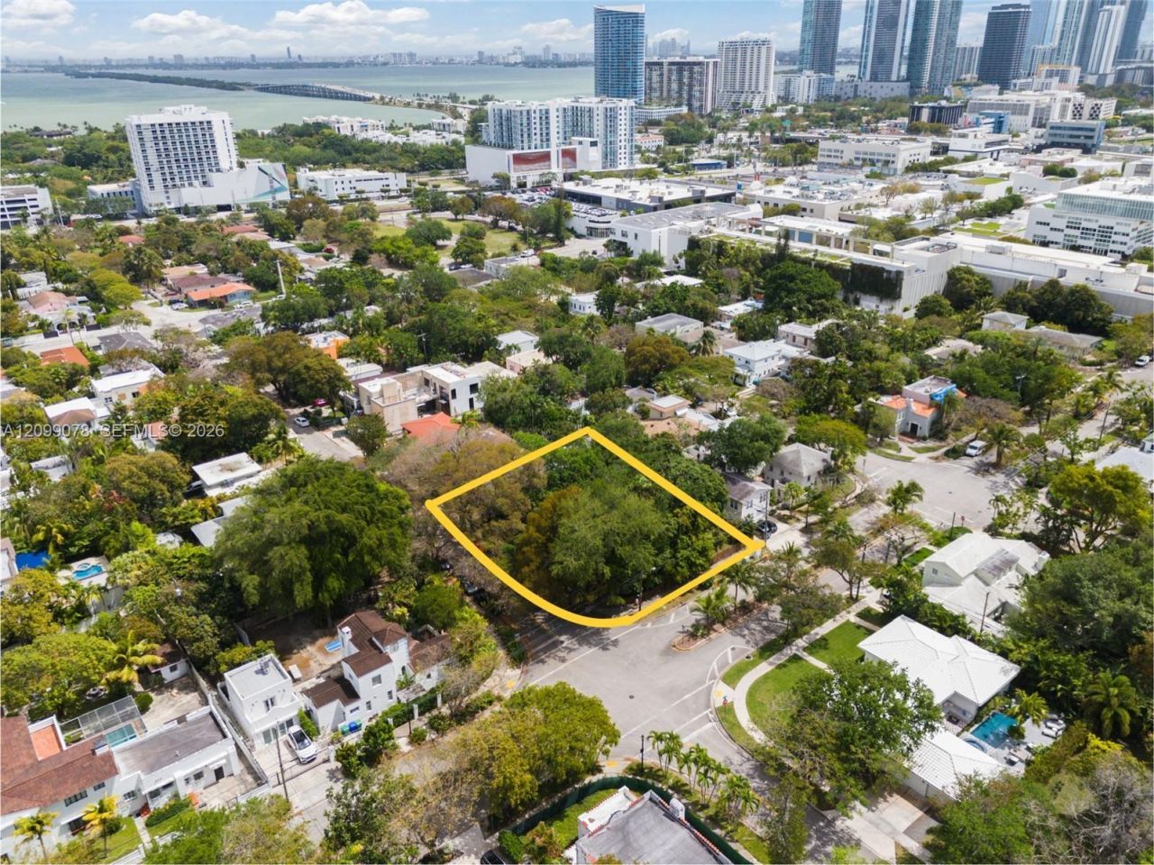 120 NE 44th St , Miami, FL 33137 Photo
