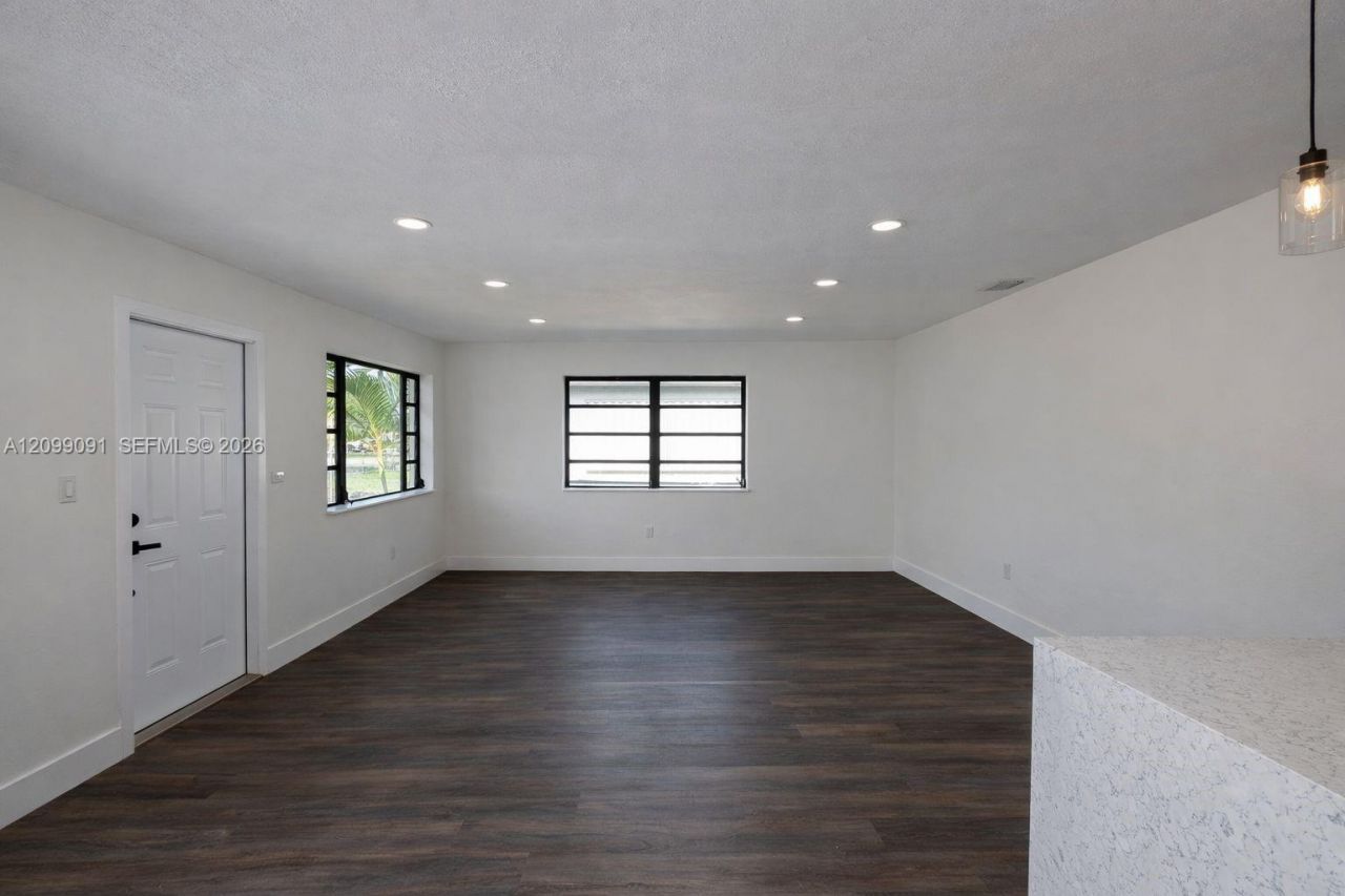 1950 NW 57th St, Unit -, Miami, FL 33142 Photo