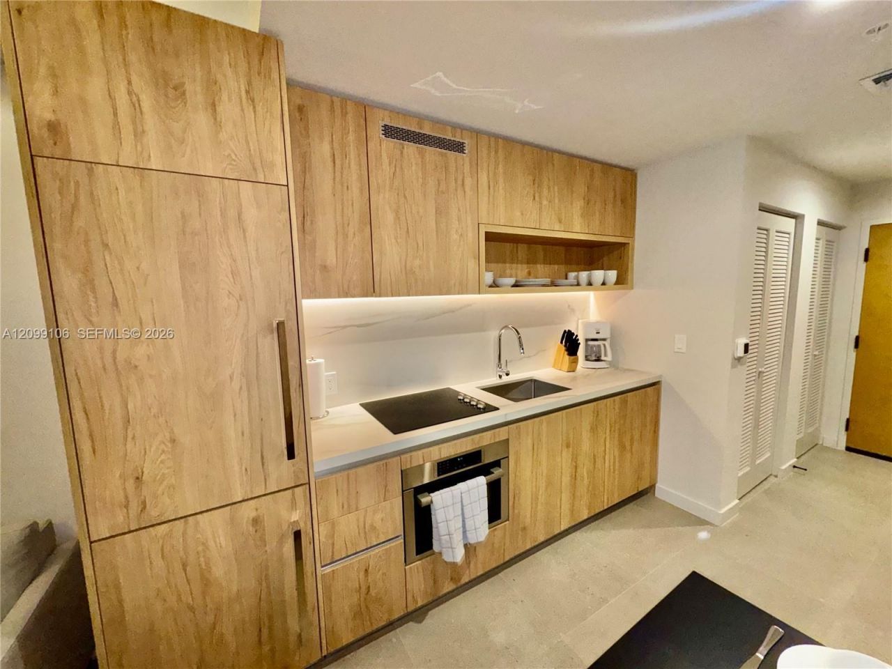 11 NE 6th St , Unit 208, Miami, FL 33132 Photo