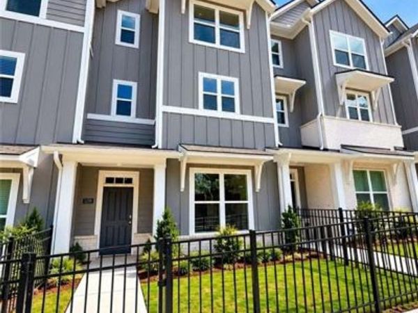 1323 Lakota Place , Atlanta, GA 30315
