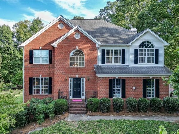 1950 E Bay Street , Hoschton, GA 30548