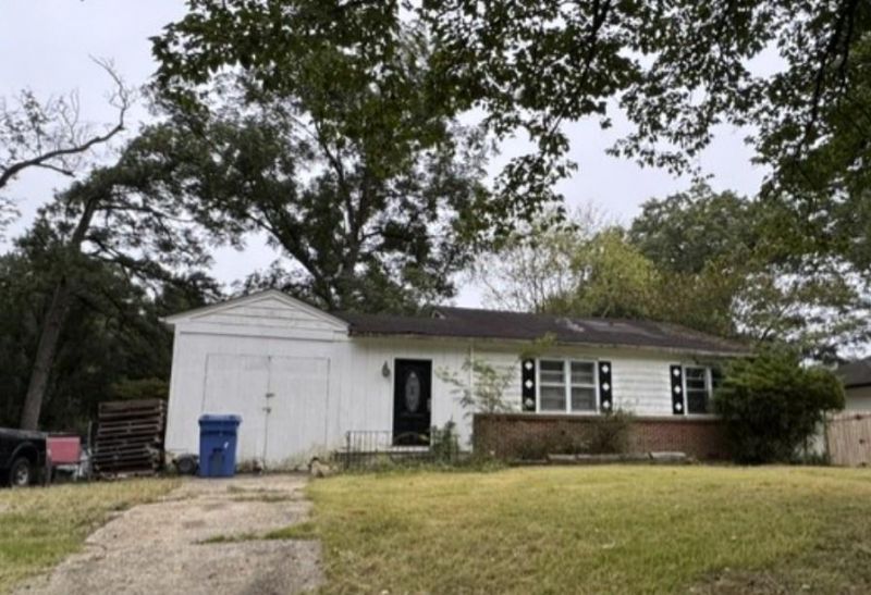1868 La Dawn Lane Nw, Atlanta, GA 30318 Main Photo