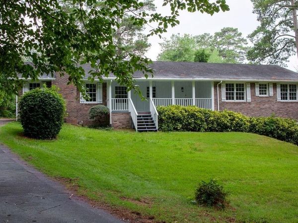 2016 Gibralter Way , Conyers, GA 30012
