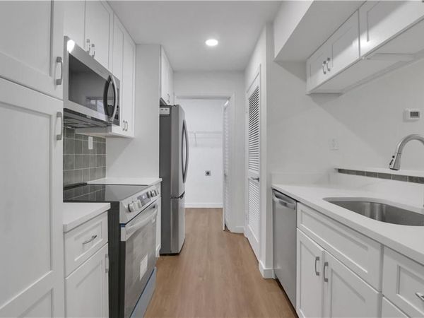 122 Tuxworth Circle , Decatur, GA 30033