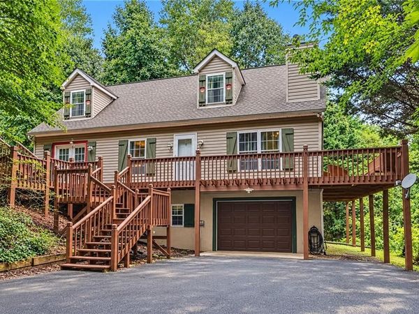 584 Chalet Drive, Sautee Nacoochee, GA 30571