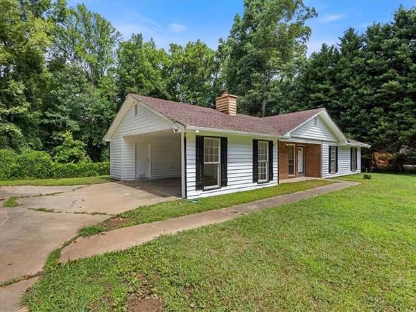 160 Derby Country Drive , Ellenwood, GA 30294