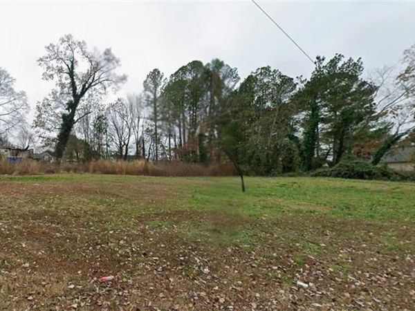 6153 Giles Road , Lithonia, GA 30058