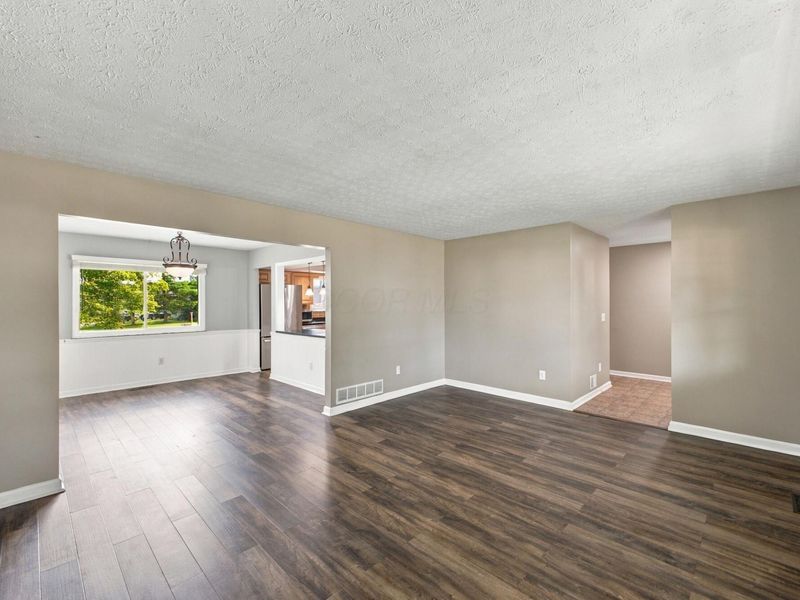 5449 Timberlake Circle, Orient, OH 43146 Photo 8
