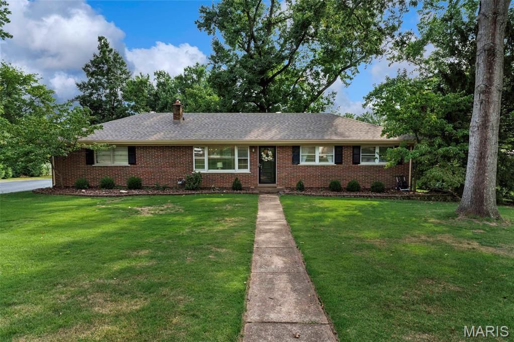 11 Hedgewood Lane, Ballwin, MO 63011 Main Photo