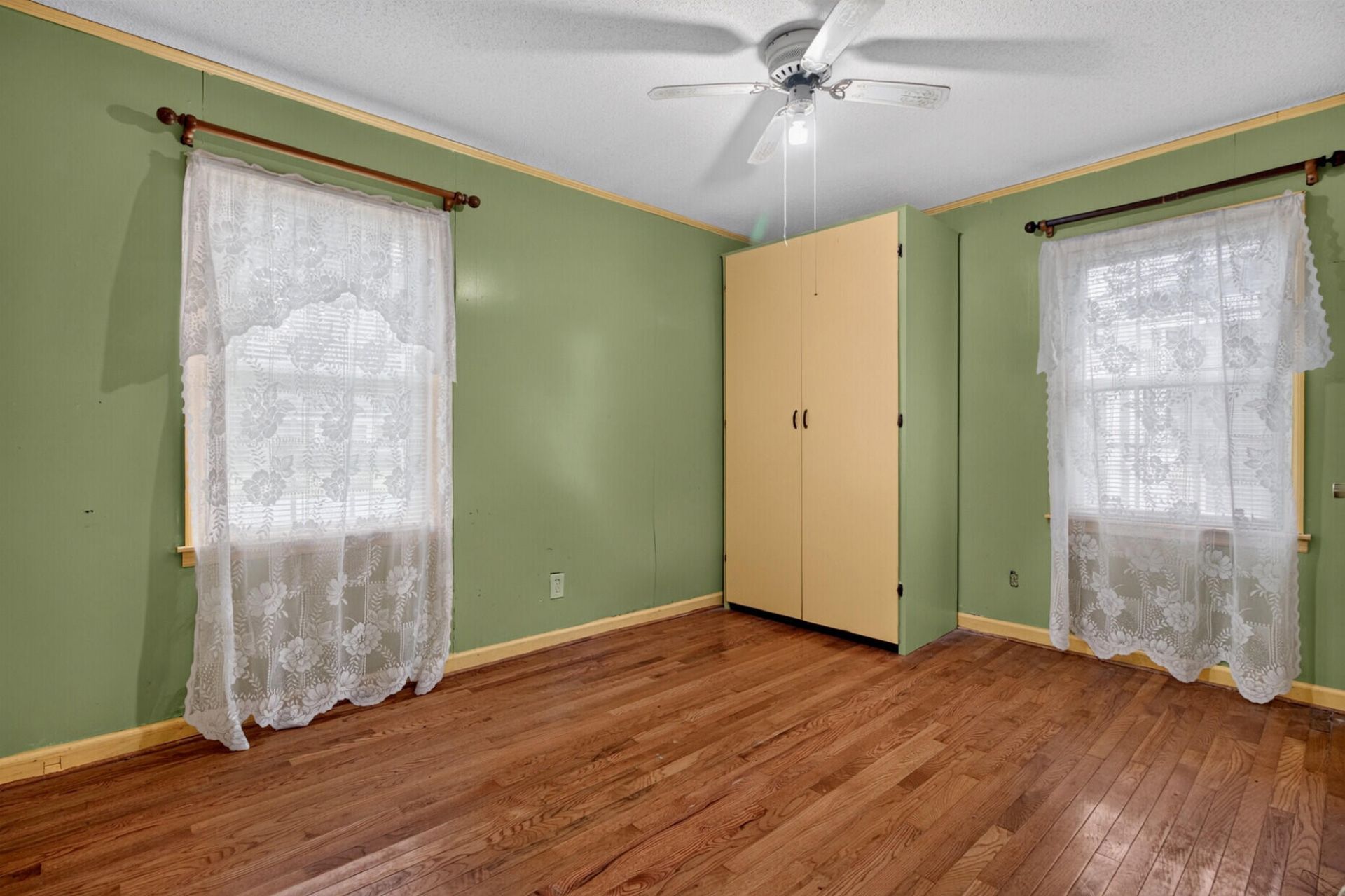 725 Hoss Road Photo 12