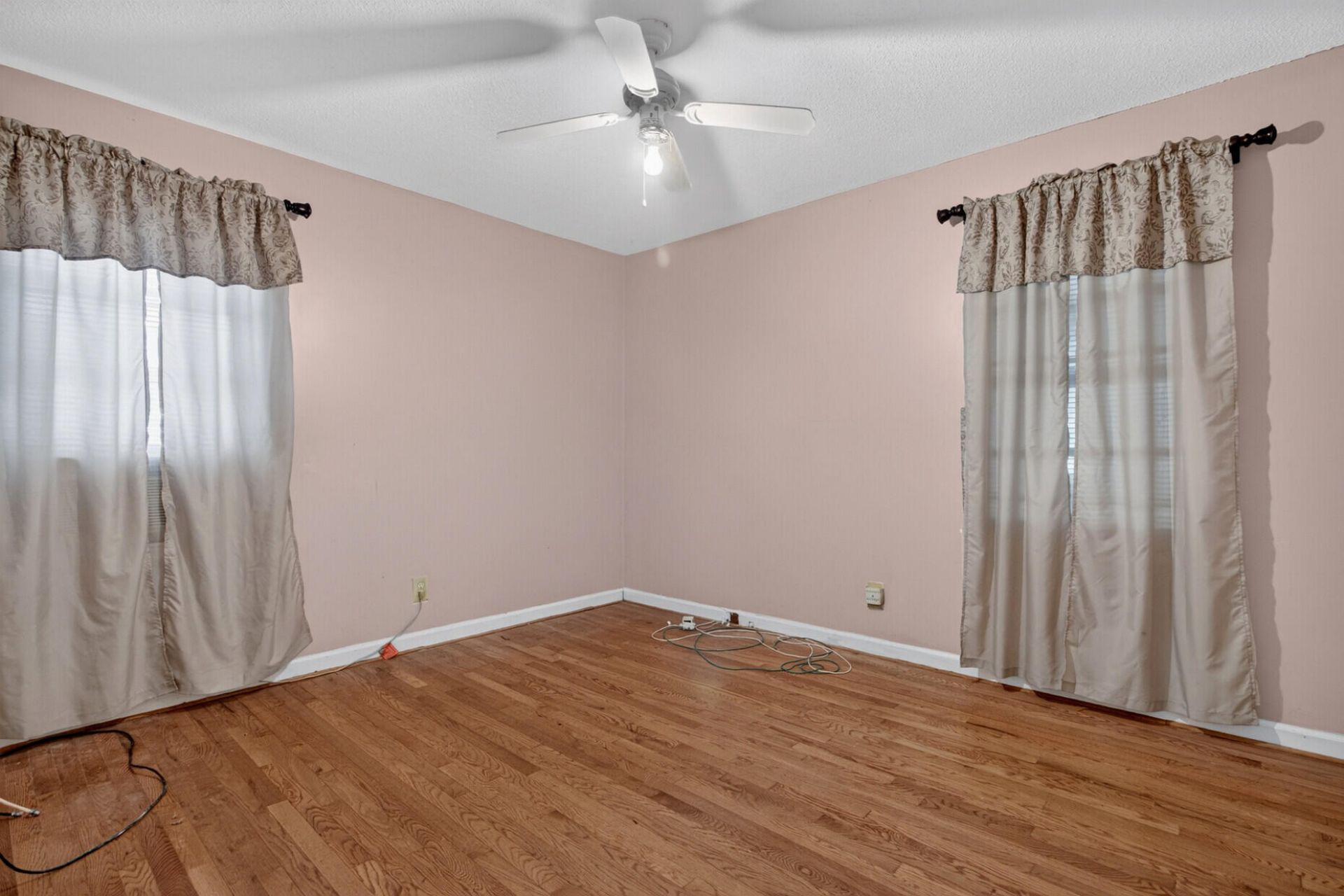 725 Hoss Road Photo 14