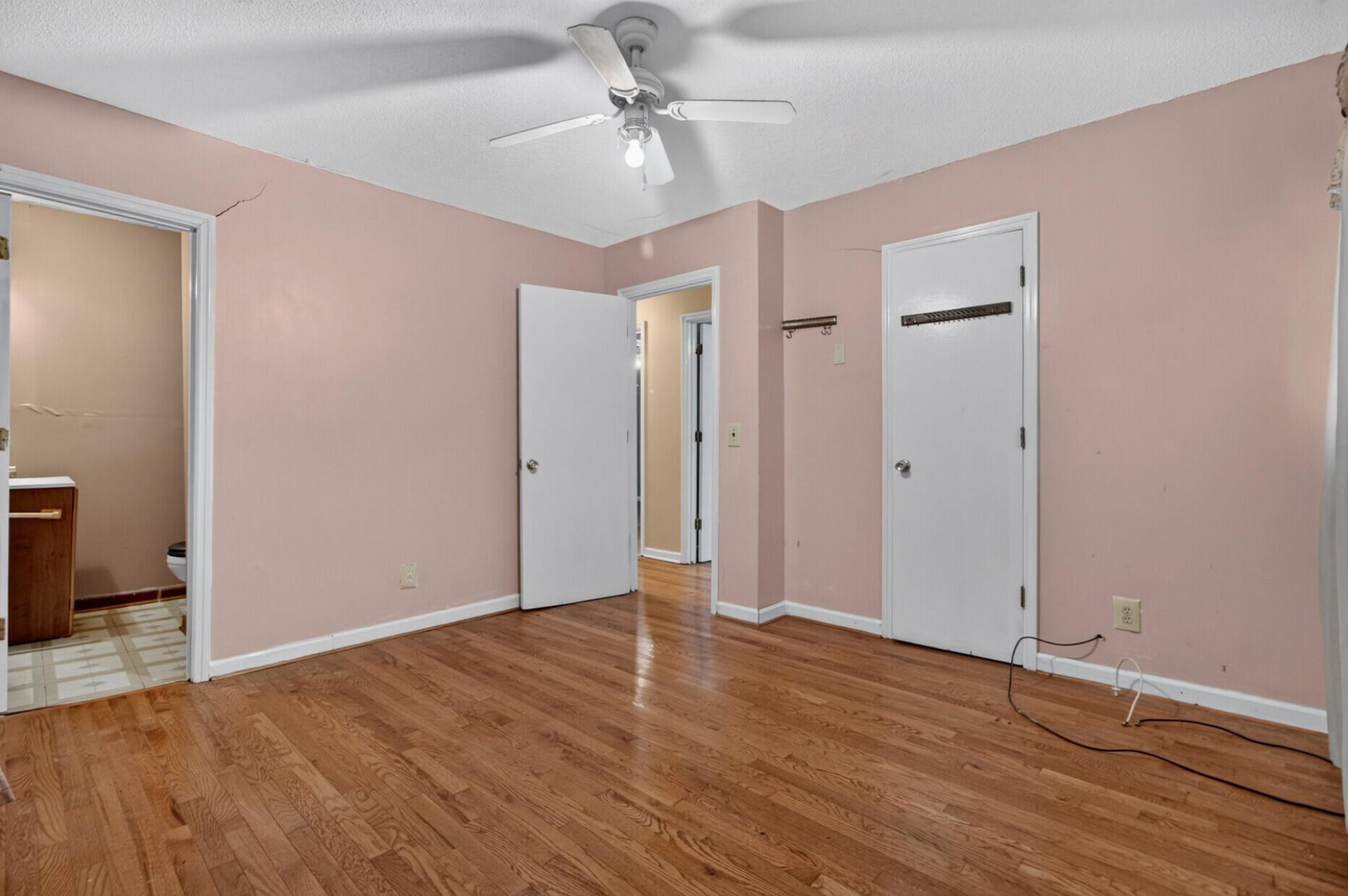 725 Hoss Road Photo 15