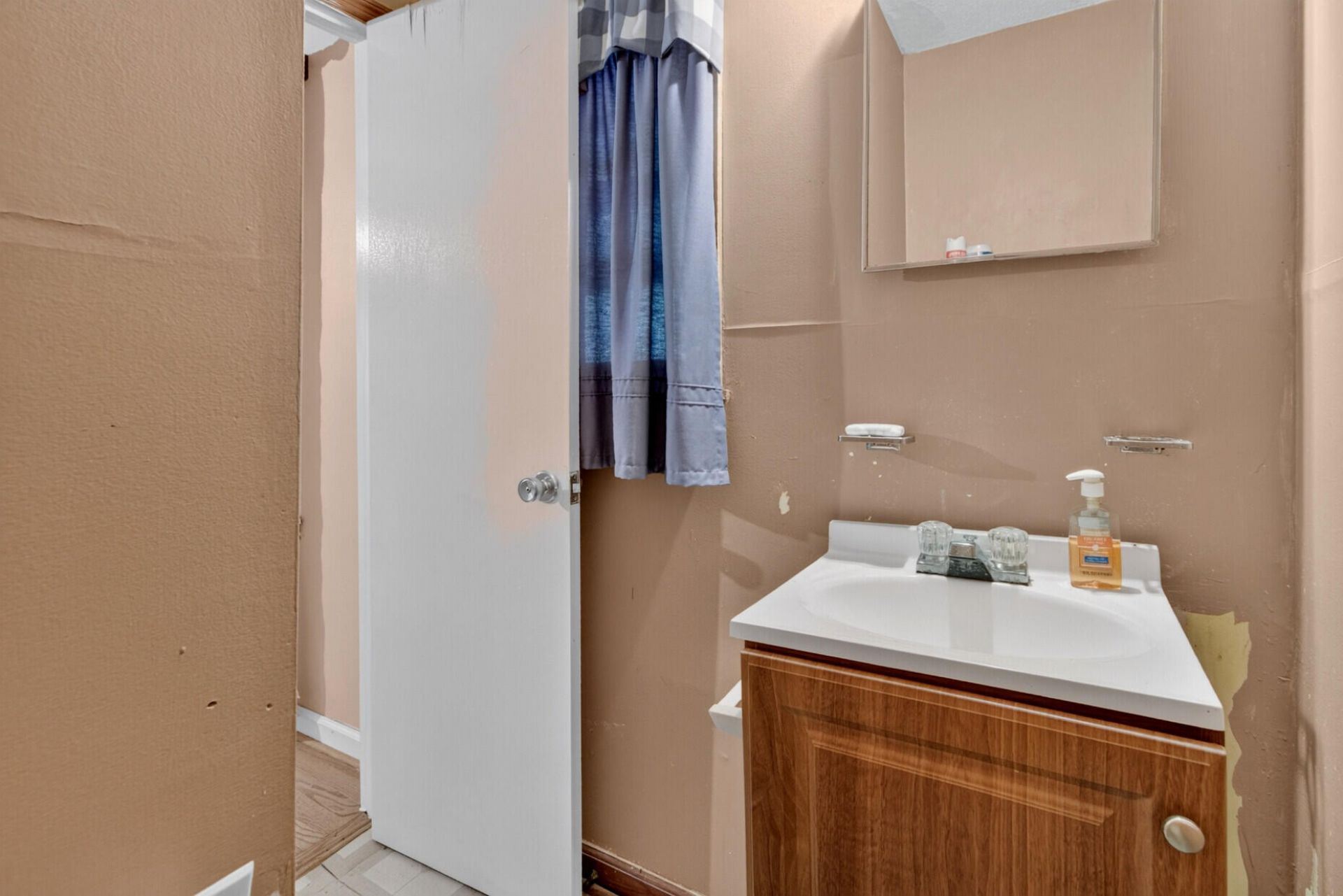 725 Hoss Road Photo 17