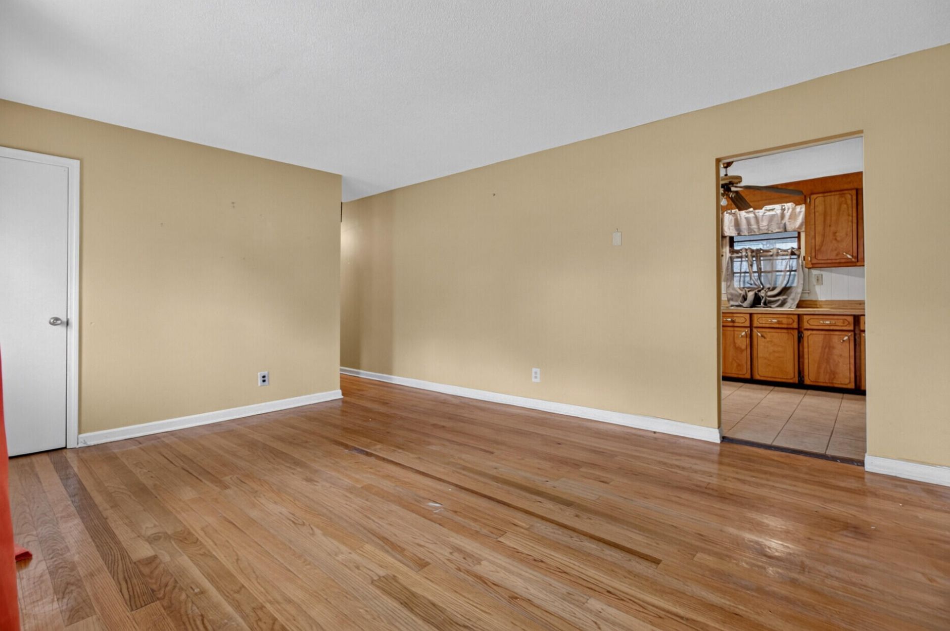 725 Hoss Road Photo 6