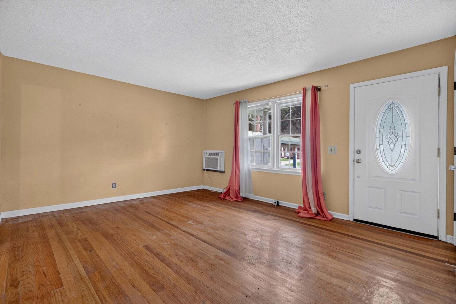 725 Hoss Road Photo 7