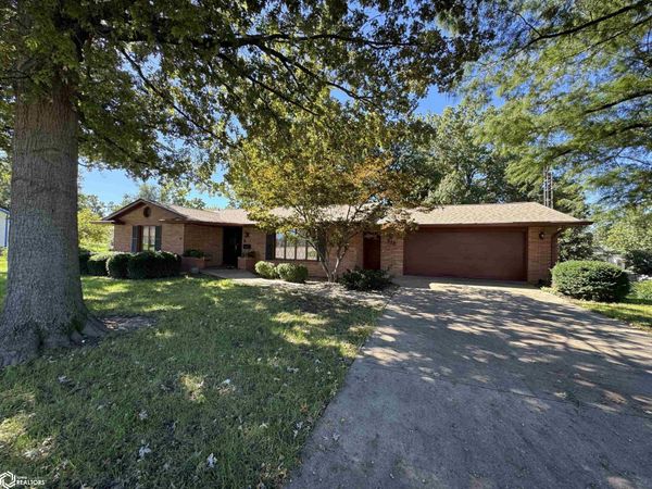 818 S 17Th Street, Centerville, IA 52544
