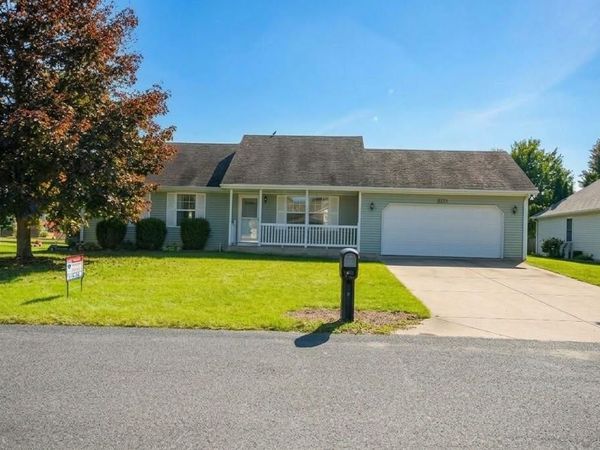 3015 Mandarin Grove Lane, Kalamazoo, MI 49004